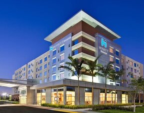 Exterior at Hyatt HOUSE Fort Lauderdale Airport-South & Cruise Port.