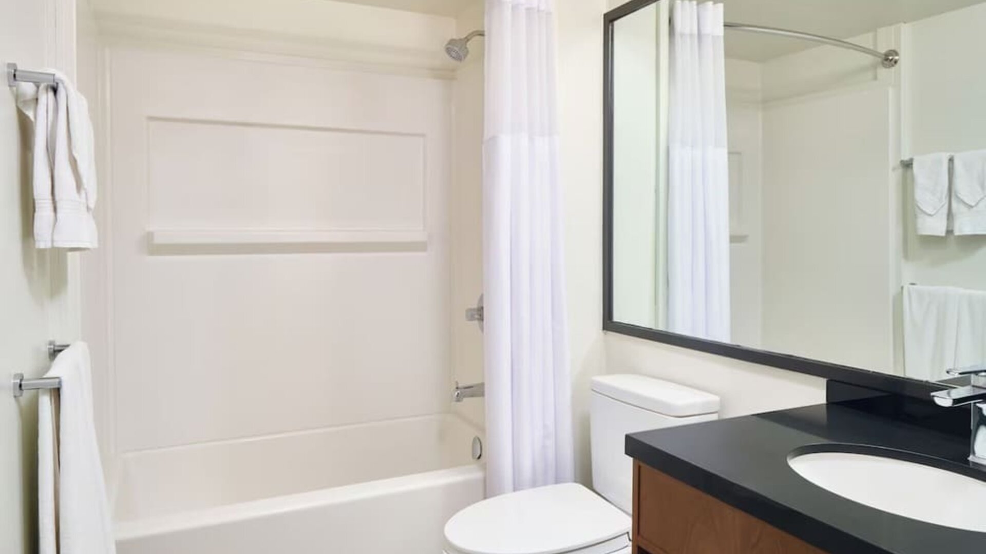 Bathroom at Pagoda Hotel.