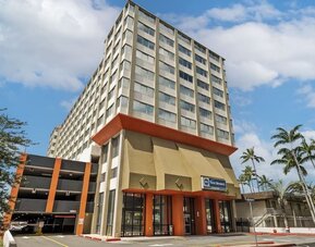 Exterior at Best Western The Plaza Hotel Honolulu Airport.