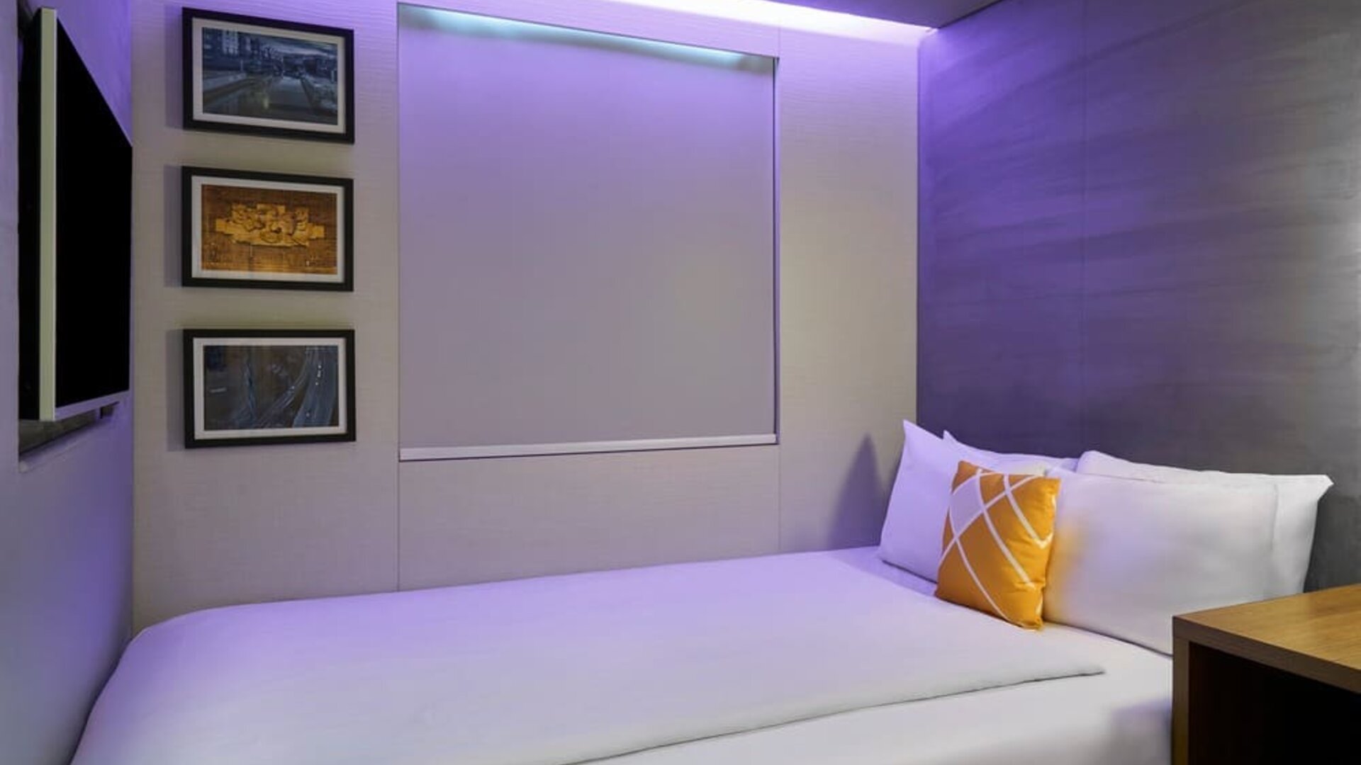 Day room at Four Points Flex By Sheraton Birmingham Jewellery Quarter.