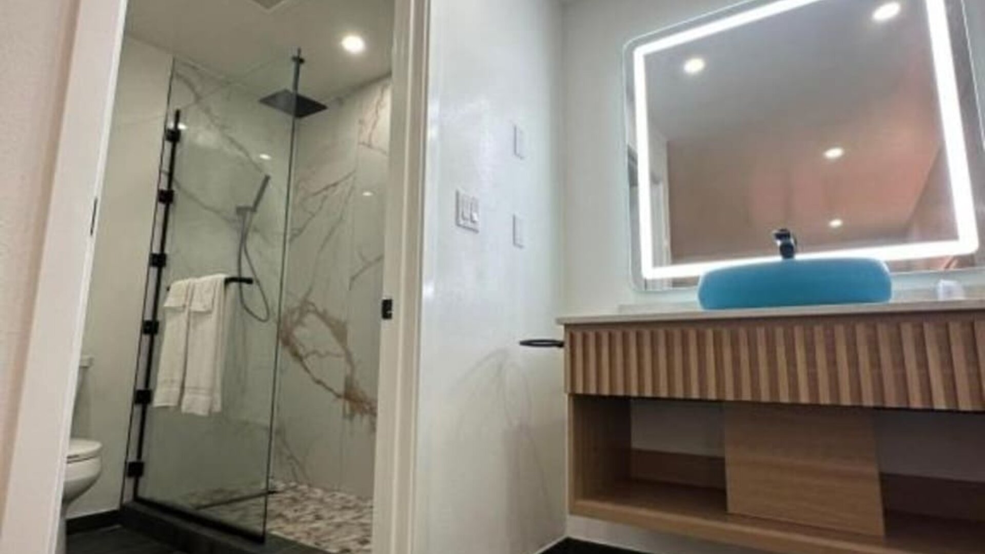 Bathroom at Nubell Motel.