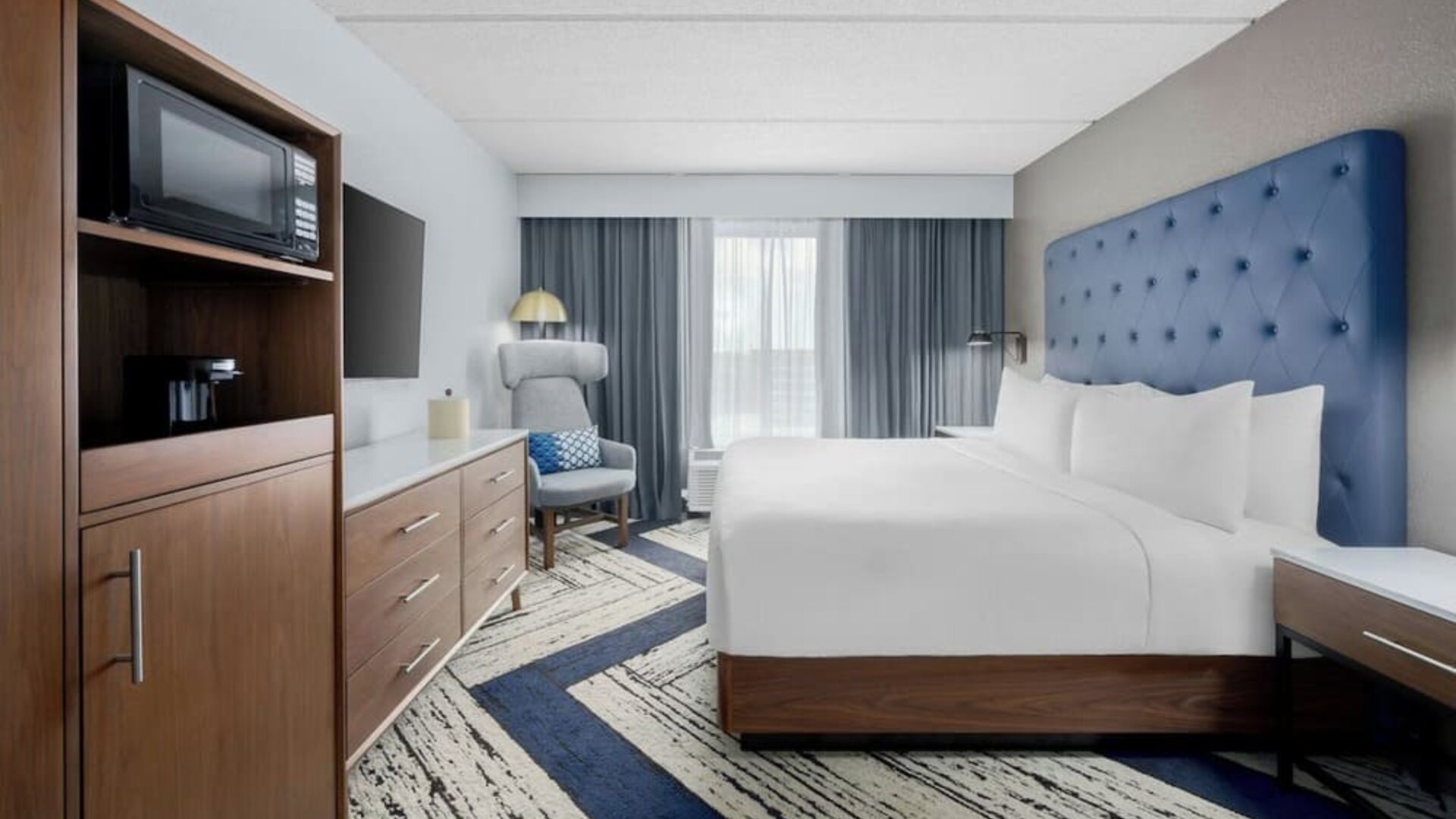 Day room at Four Points By Sheraton College Park Atlanta Airport.