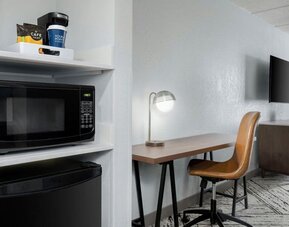 Day room at Four Points By Sheraton College Park Atlanta Airport.