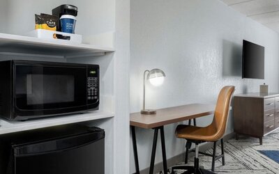 Day room at Four Points By Sheraton College Park Atlanta Airport.