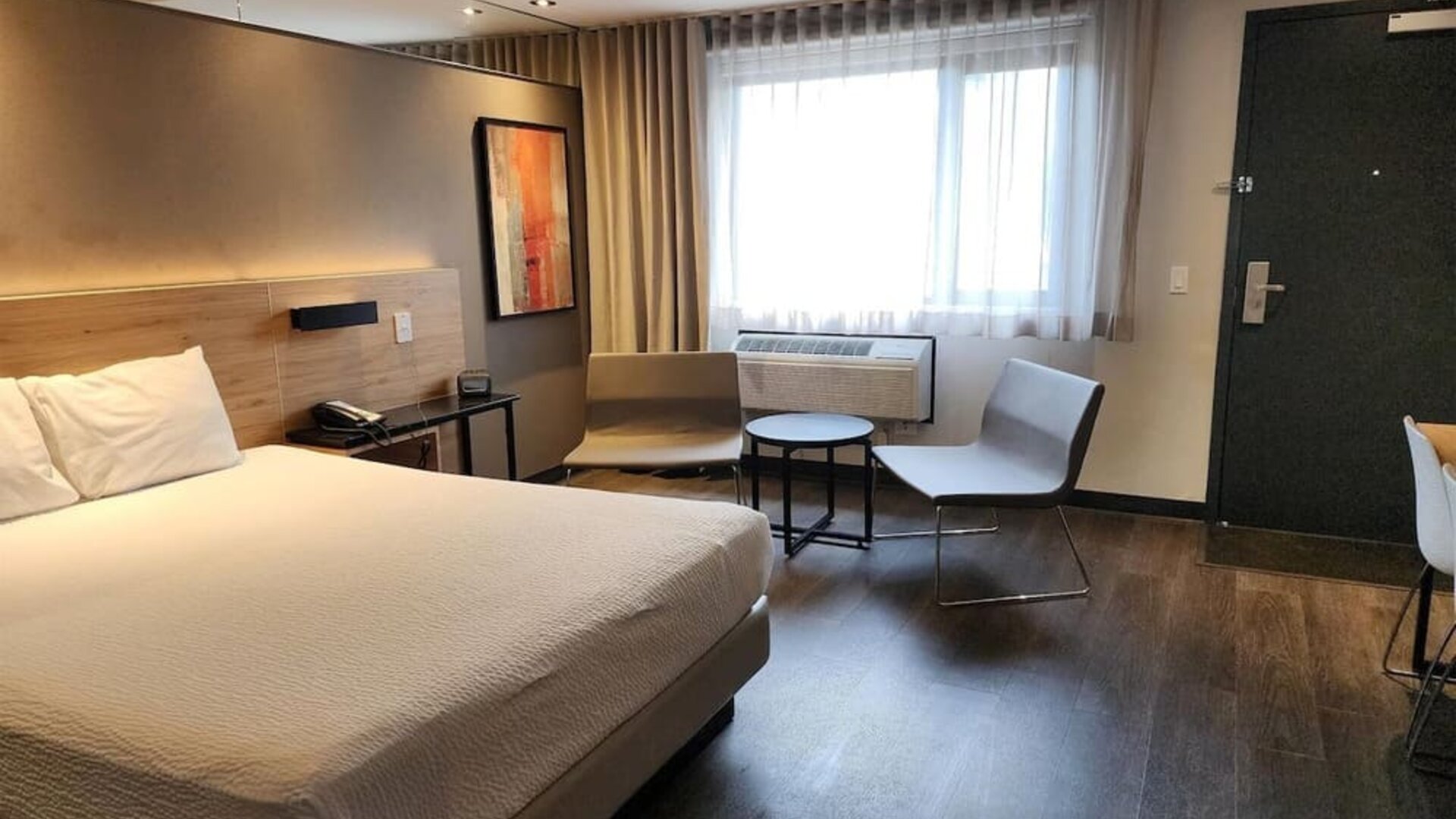 Day room at Ramada Laval By Wyndham.