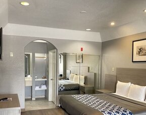 Day room at Island Suites Hobby Airport.