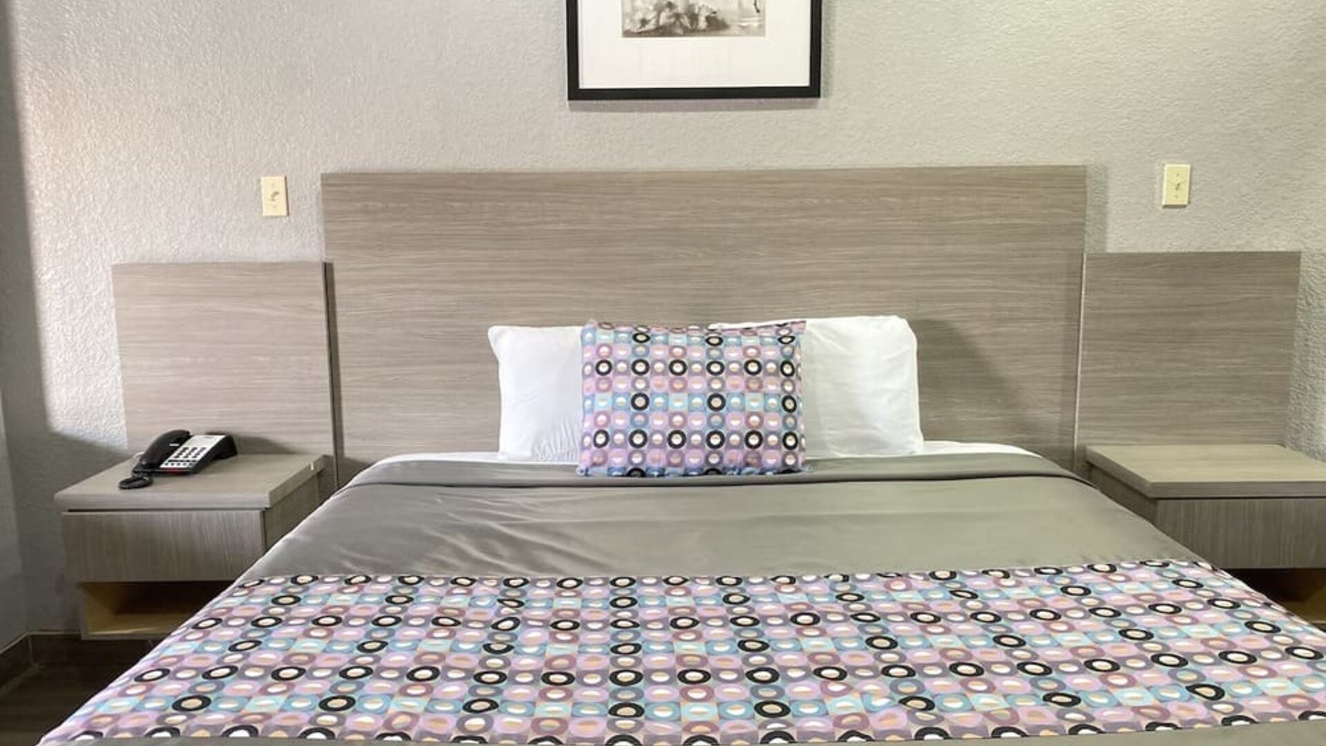 Day room at Island Suites Hobby Airport.