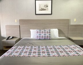 Day room at Island Suites Hobby Airport.