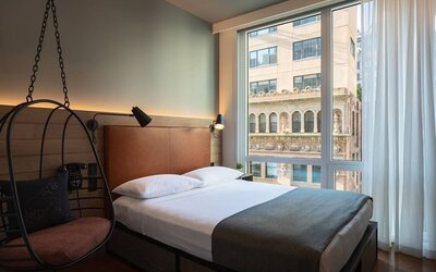 Day room at at Moxy NYC Downtown.