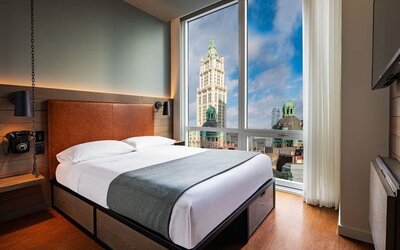 Day room at at Moxy NYC Downtown.