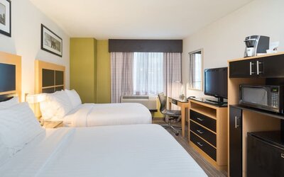 Day room at Holiday Inn Express Wall Street.