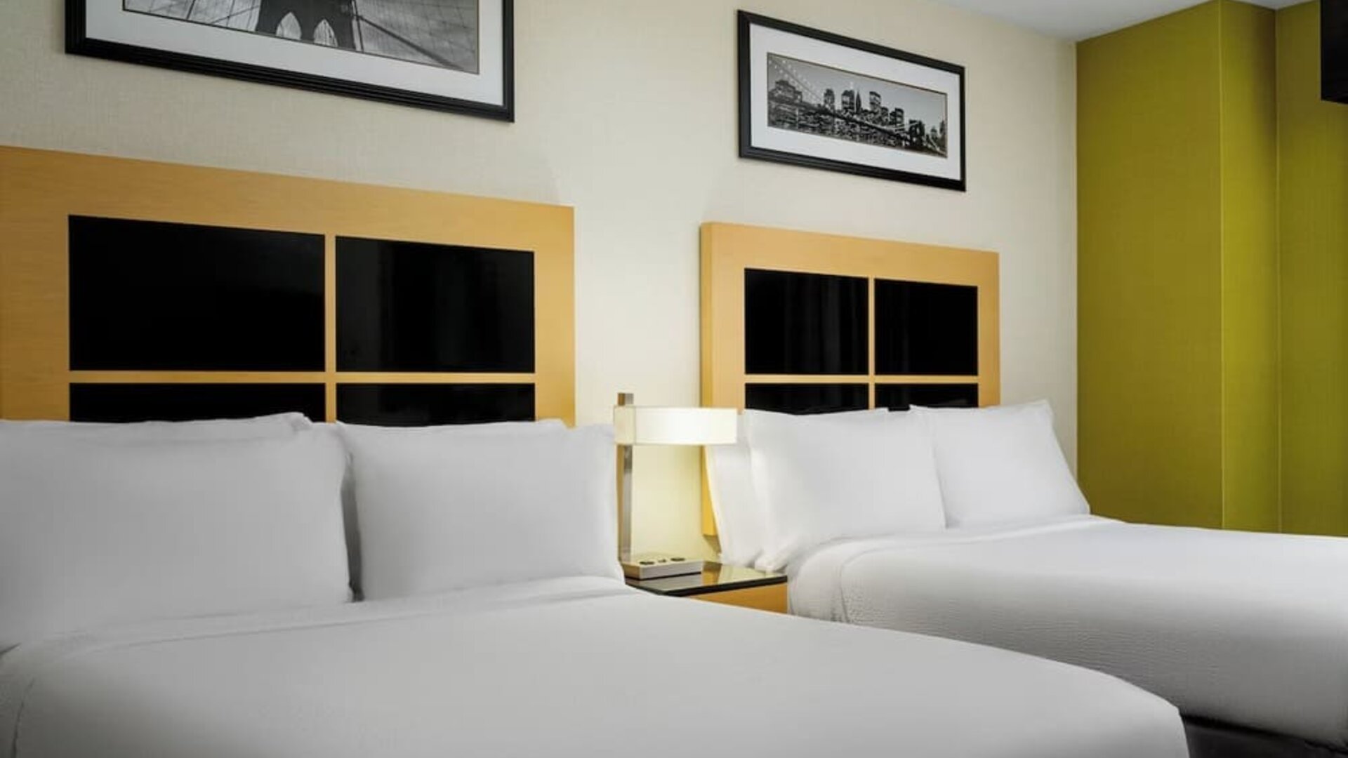 Day room at Holiday Inn Express Wall Street.