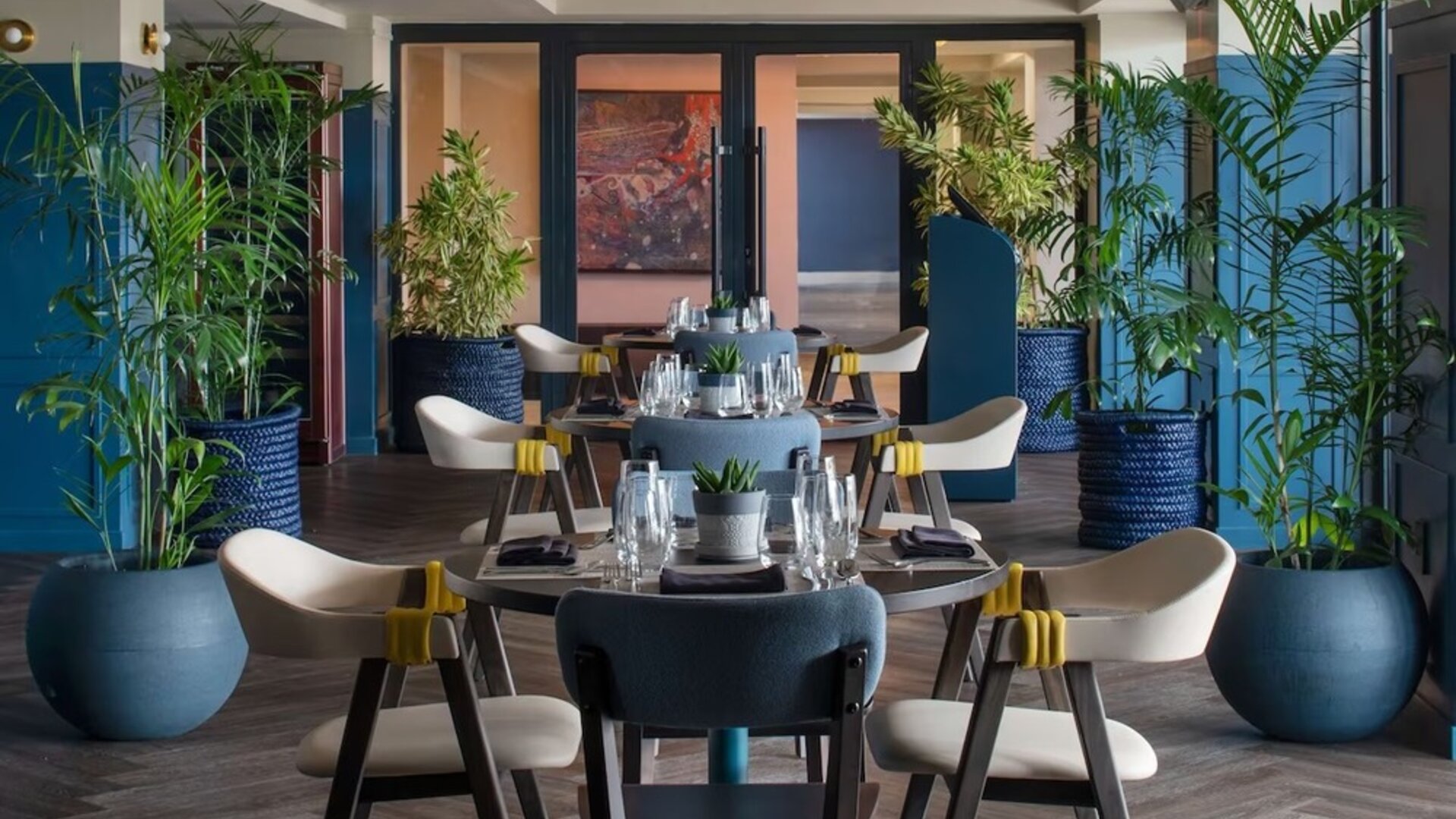 Dining area at ROK Hotel Kingston, Tapestry Collection By Hilton.