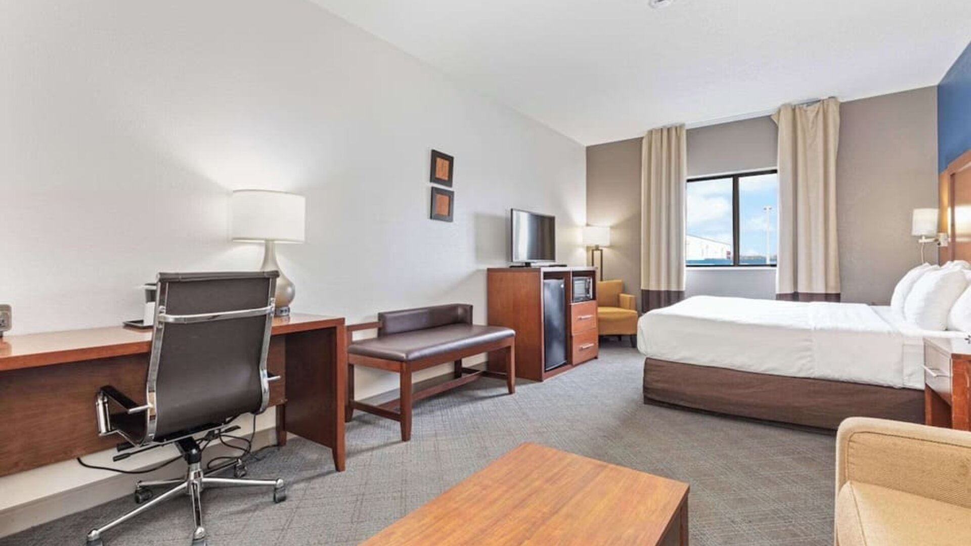 Day use room at Comfort Suites Lombard - Addison.