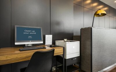 Business center available at Crowne Plaza Sydney Airport.