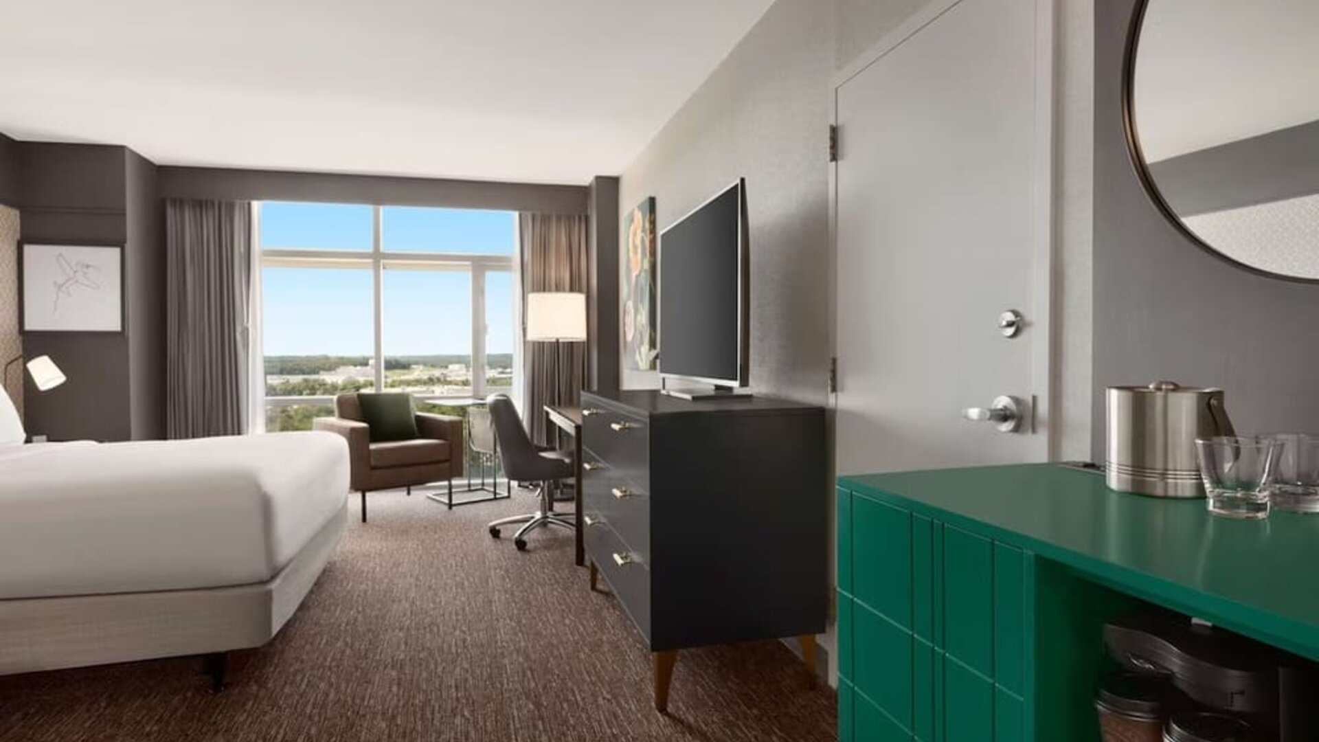 Amenities of day use room at the Hilton Baltimore BWI Airport.