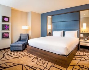 Day use room with natural light at Hilton Garden Inn Bogota Airport.