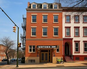 Exterior of The Mt. Vernon Inn.