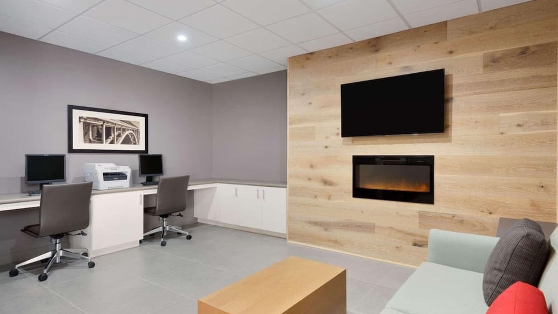 Fully equipped business center at Country Inn & Suites By Radisson, Katy - Houston West.