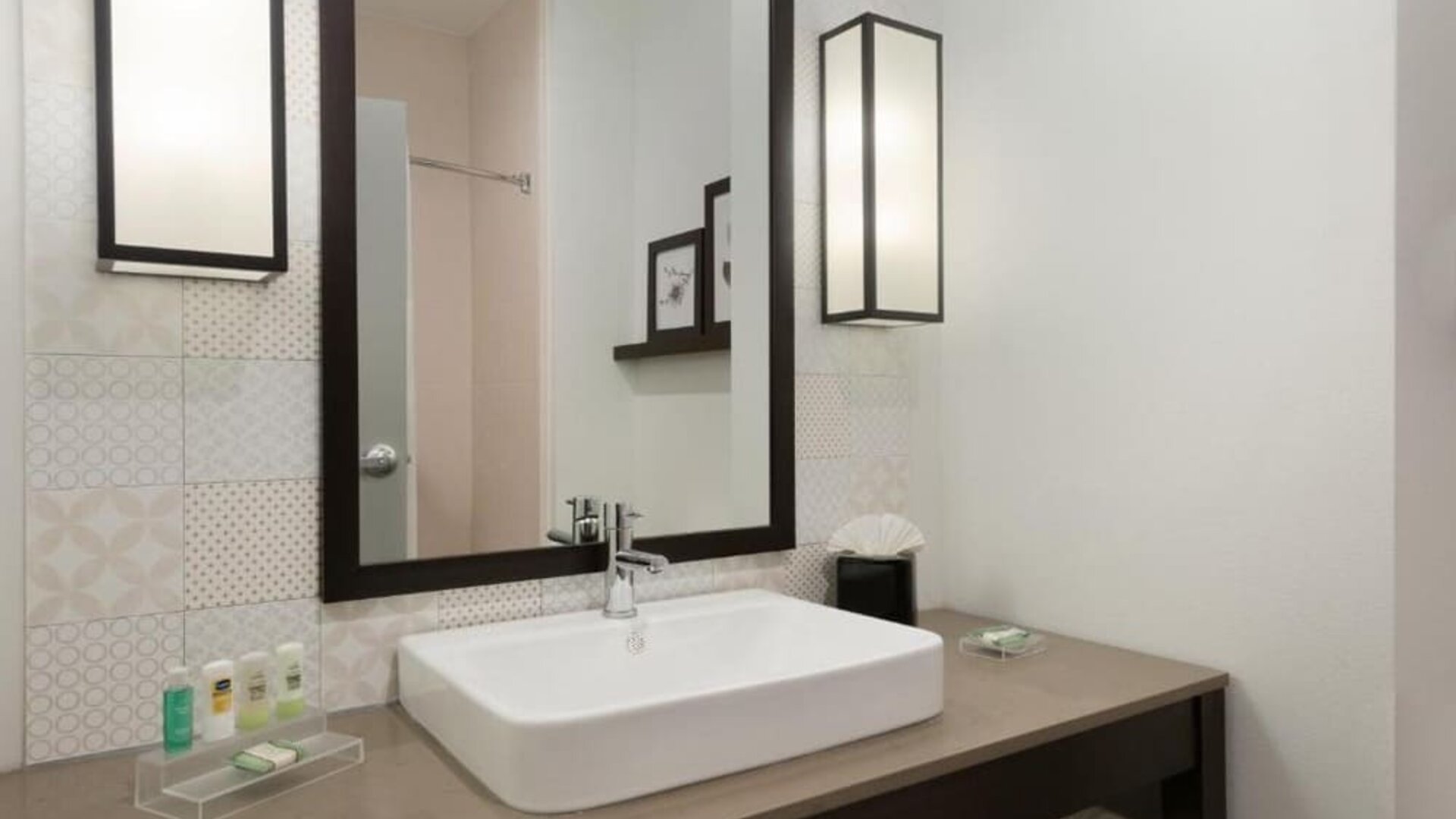 Modern bathroom at Country Inn & Suites By Radisson, Katy - Houston West.