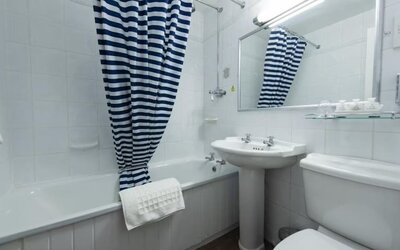 Bathroom at The Old Golf House Hotel.