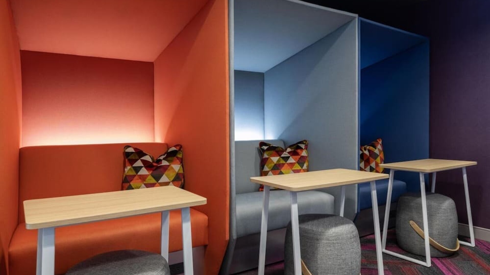 Coworking pods at Tru By Hilton Montreal Centre-Ville.