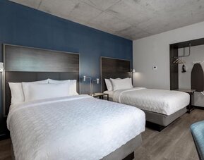 Two queen beds at Tru By Hilton Montreal Centre-Ville.