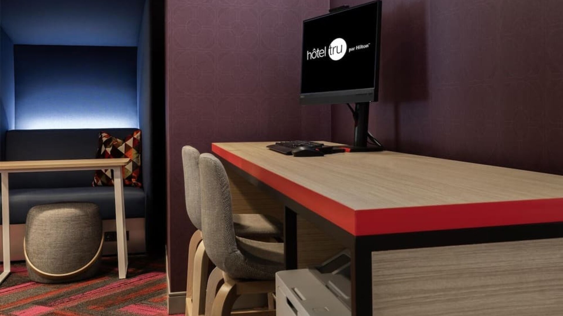 Business center with PC and desk at Tru By Hilton Montreal Centre-Ville.