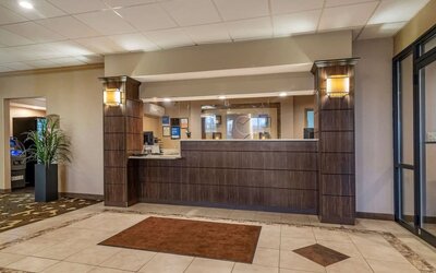 Welcoming reception at Comfort Inn Glenmont - Albany South.