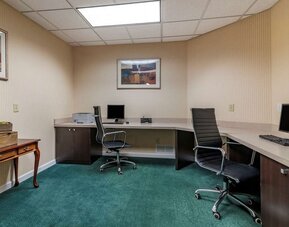 Fully equipped business center at Comfort Inn Glenmont - Albany South.
