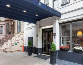 Exterior view of La Quinta Inn & Suites by Wyndham New York City Central Park.