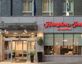 Entrance view of Hampton Inn Times Square South.