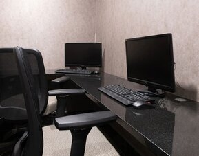 Business center at Aliz Hotel Times Square.
