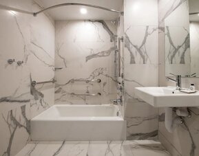 Modern bathroom at Aliz Hotel Times Square.