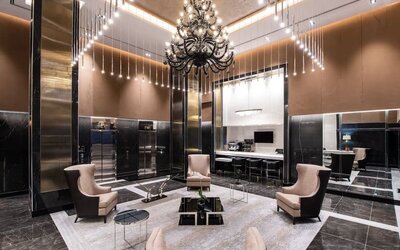 Reception area with comfortable seating at Aliz Hotel Times Square.