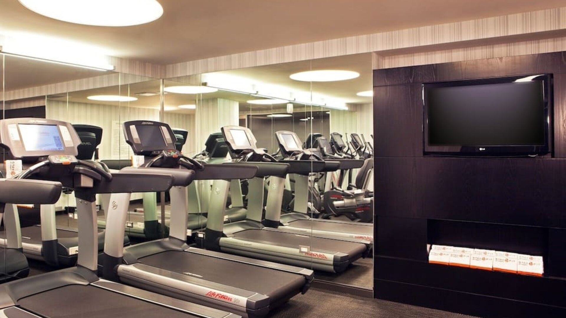 Well equipped fitness center at Hotel 48LEX New York.