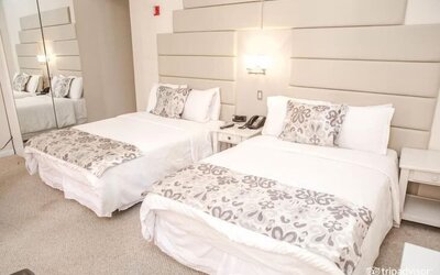 Day room at Da Vinci Hotel.