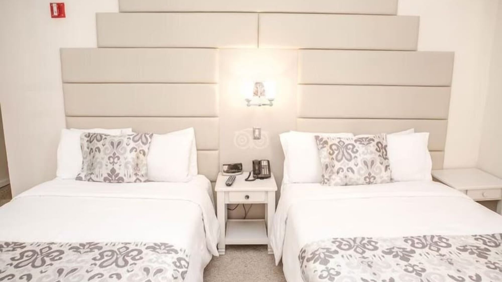 Day room at Da Vinci Hotel.