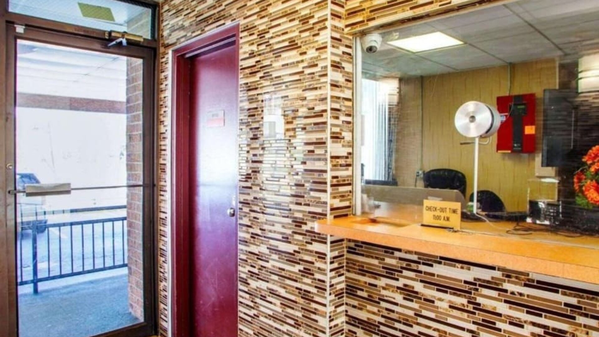 Receptin at Rodeway Inn Meadowlands.