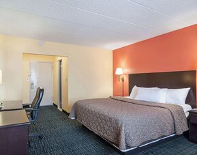 Day use room with work desk at Rodeway Inn Meadowlands.