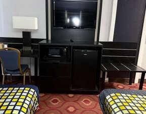 Day use room at Coratel Inn & Suites By Jasper Hastings.