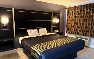 Day use room at Coratel Inn & Suites By Jasper Hastings.