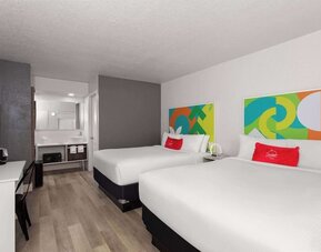 Day room with workspace at Travelodge by Wyndham Fundamental.