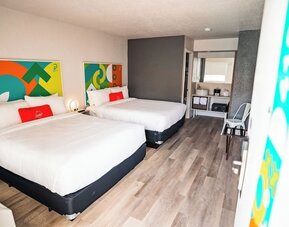 Day room at Travelodge by Wyndham Fundamental.