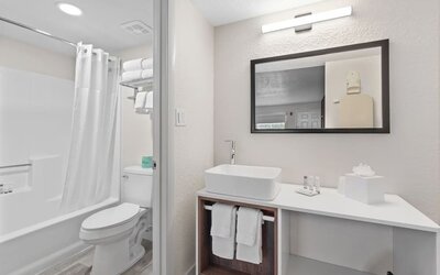 Bathroom at Howard Johnson by Wyndham Highway.