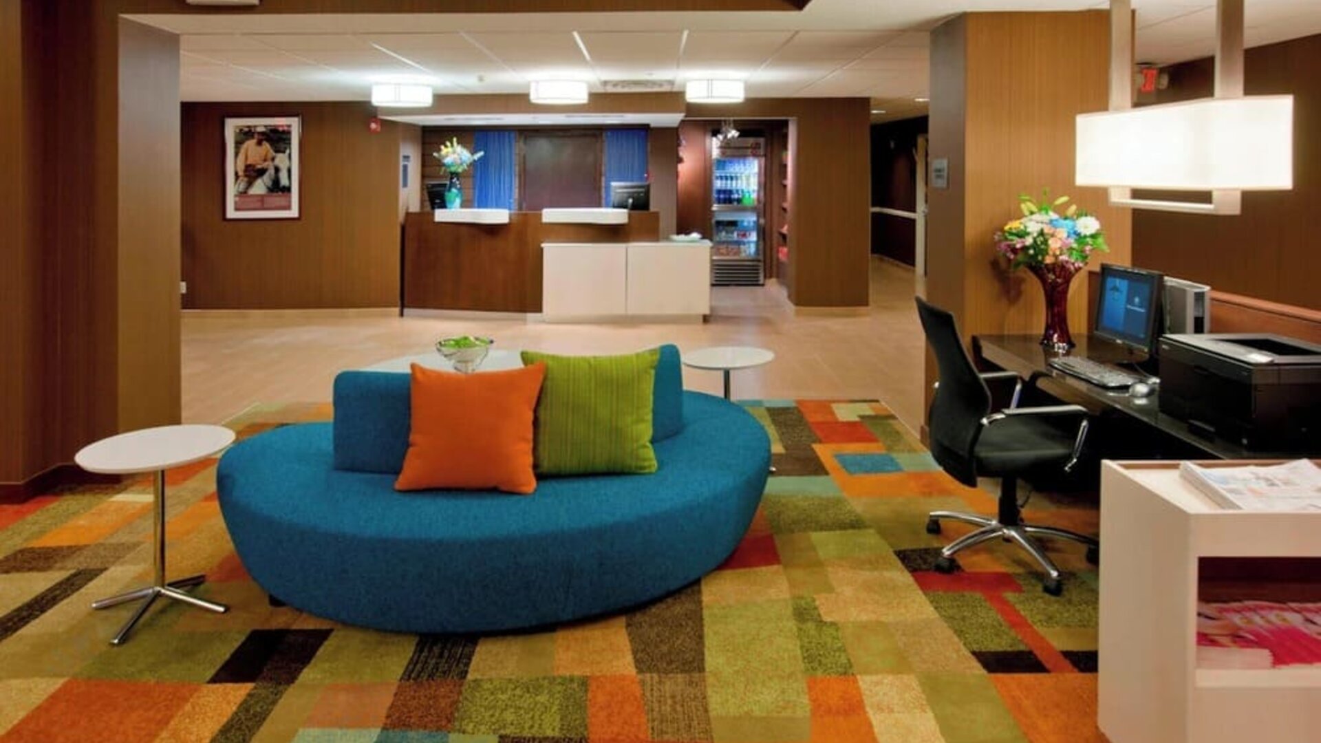 Lounge and coworking space at Fairfield Inn East Rutherford Meadowlands.