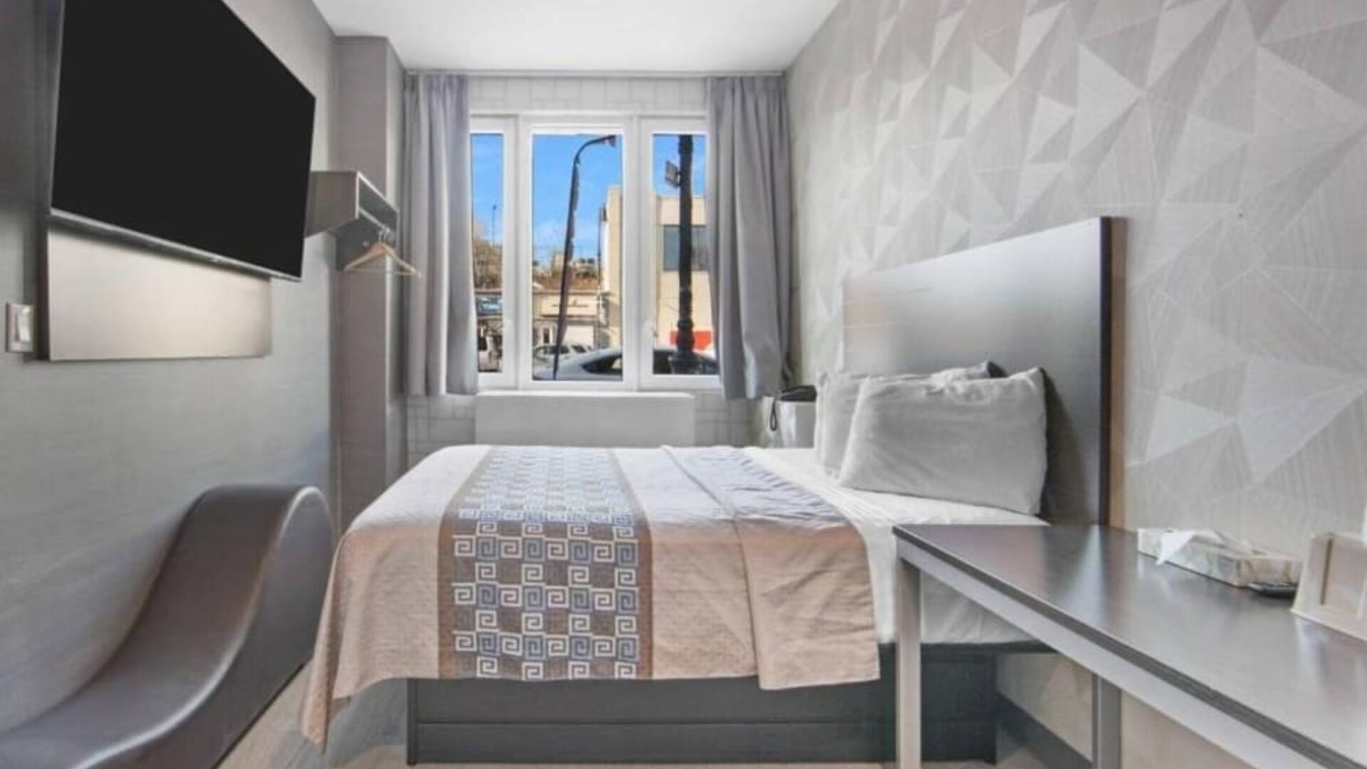 Day use room with natural light at Hotel 365 Bronx.