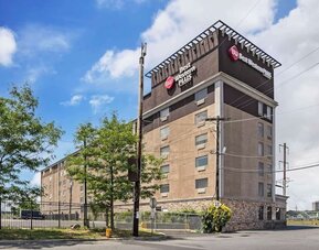 Exterior view of Best Western Plus Newark Airport West