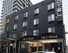 Exterior view of Sky Hotel Flushing - Laguardia Airport.