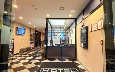 Reception at Hotel Key.